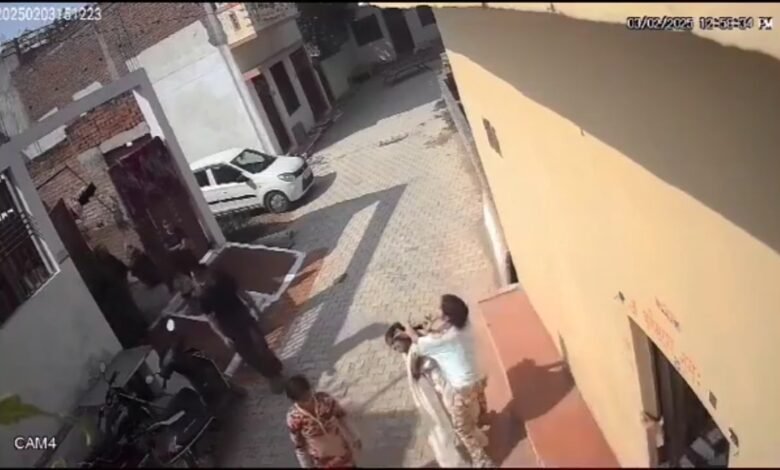 Viral Video:सोशल मीडिया पर ट्रेंड कर रही यह 'Fight Club'! आखिर क्यों भिड़ गईं महिलाएं?